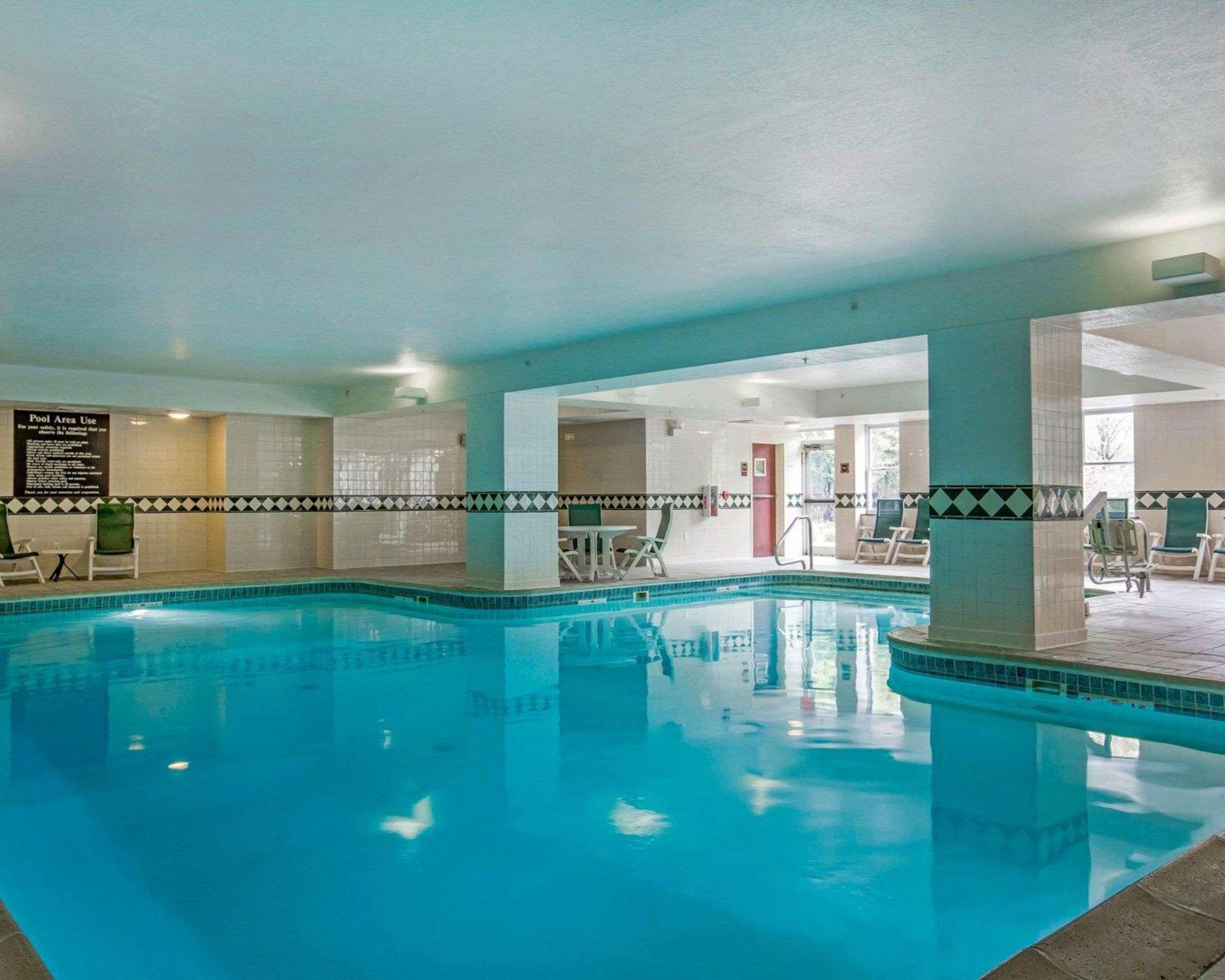 Comfort Inn & Suites Near Burke Mountain Сент-Джонсбері Екстер'єр фото