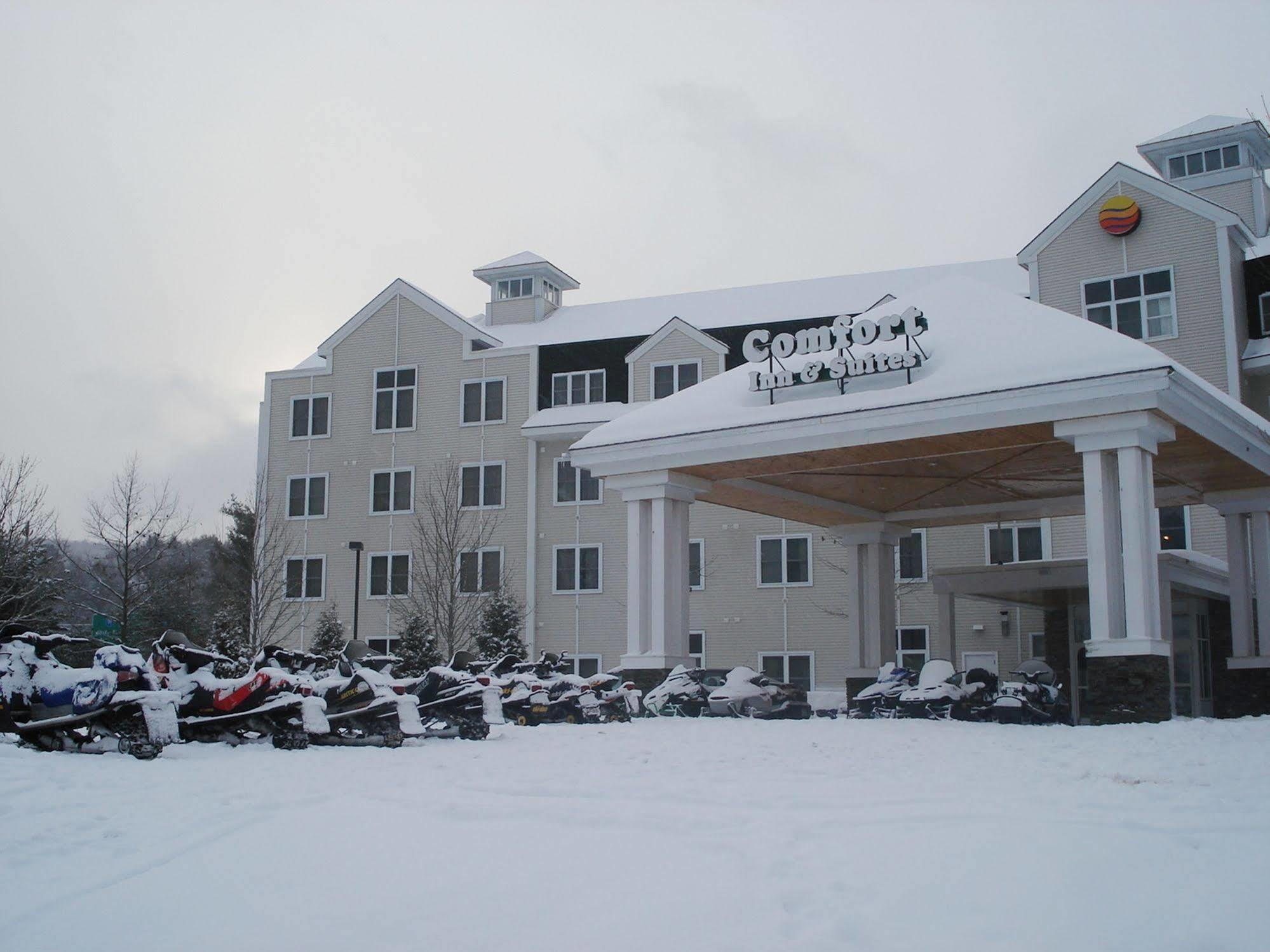 Comfort Inn & Suites Near Burke Mountain Сент-Джонсбері Екстер'єр фото
